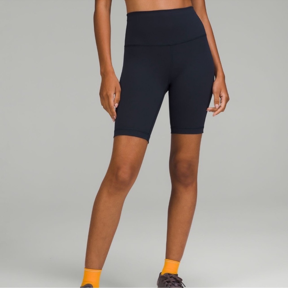 Lululemon Wunder Train High ride Bike Short
